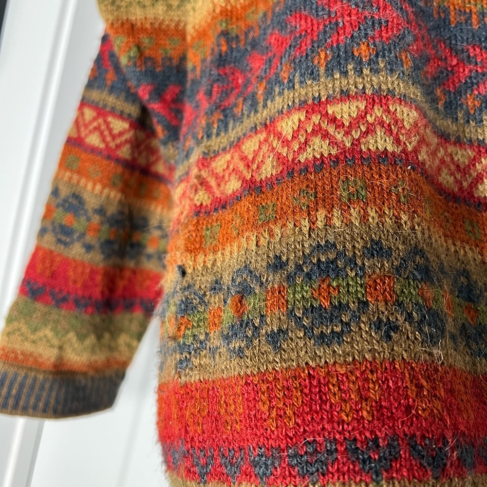 Peruvian Alpaca Wool Sweater with Vibrant Patterns Large - Picture 4 of 8